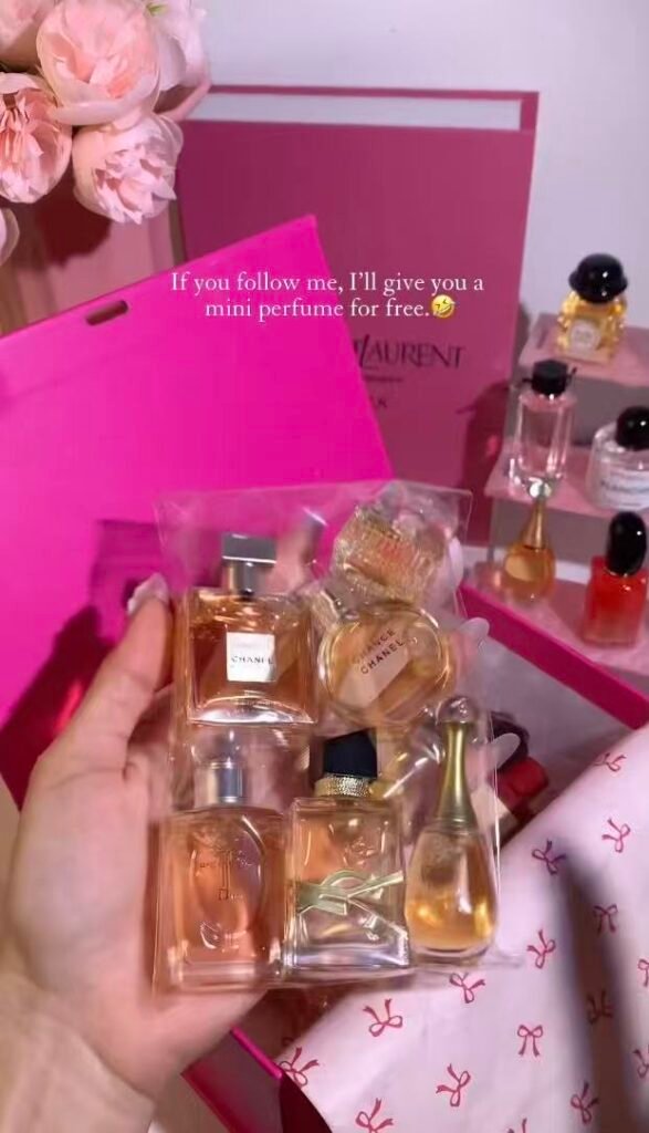Pink book-shaped mini perfume gift set