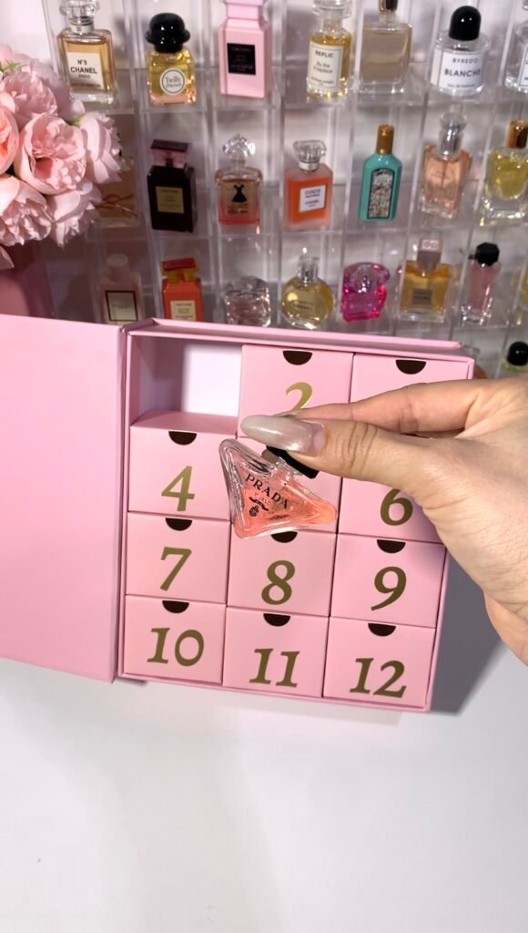 12-Compartment Pink Christmas Advent Calendar